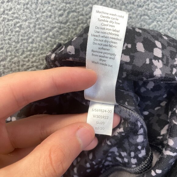 Athleta Capri Leggings Black/White Women's Size Size S/P,Pockets,Athletic - Picture 7 of 9